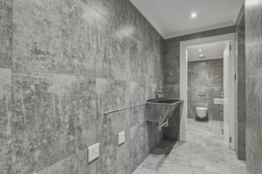 5 Bedroom Property for Sale in Southfield Western Cape